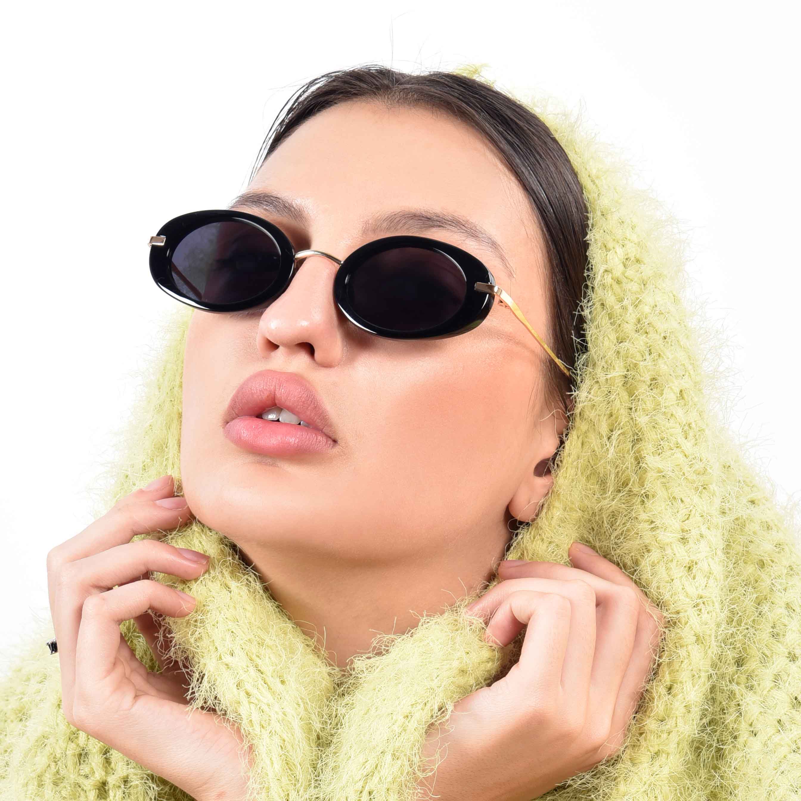 Fluxo Black Oval Sunglasses