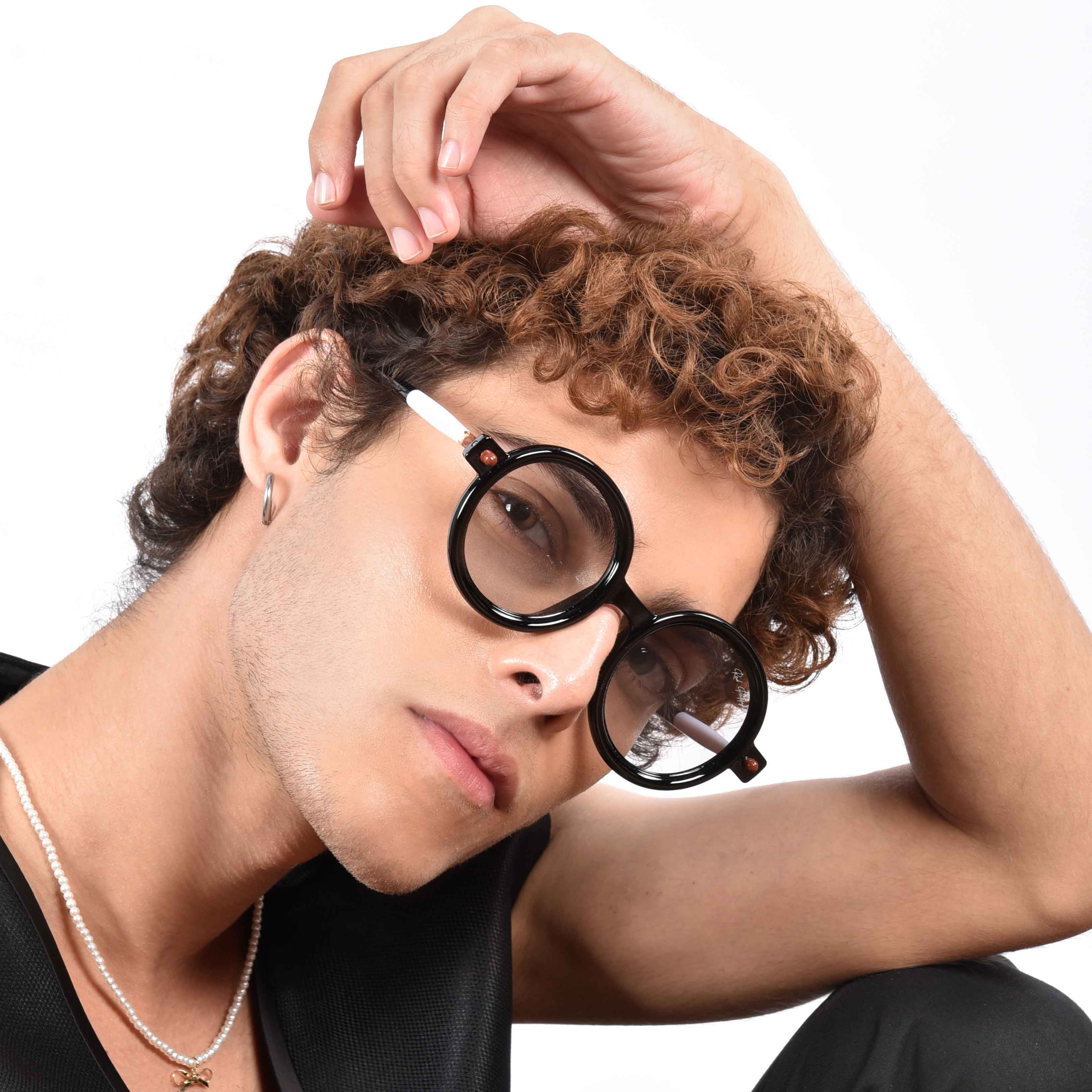 Red Pappy Swirl White Round Sunglasses